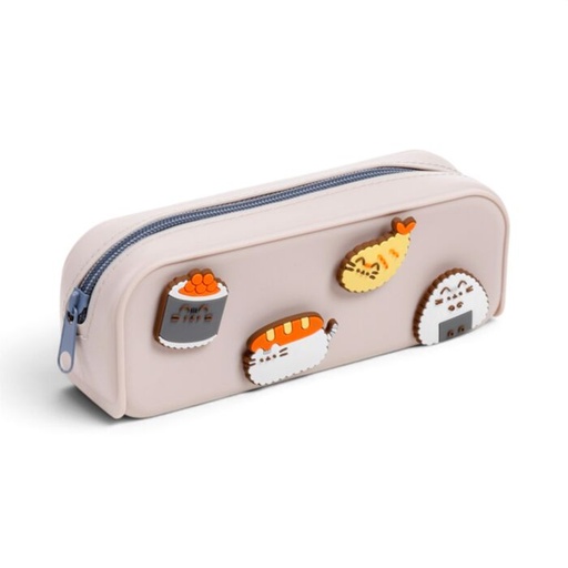 [1000065] ESTUCHE DE SILICONA CON CHARMS DE GATO PUSHEEN SUSHI CLUB
